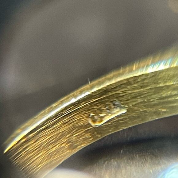 18k Solid Gold and Ruby Ring - Picture 4 of 5